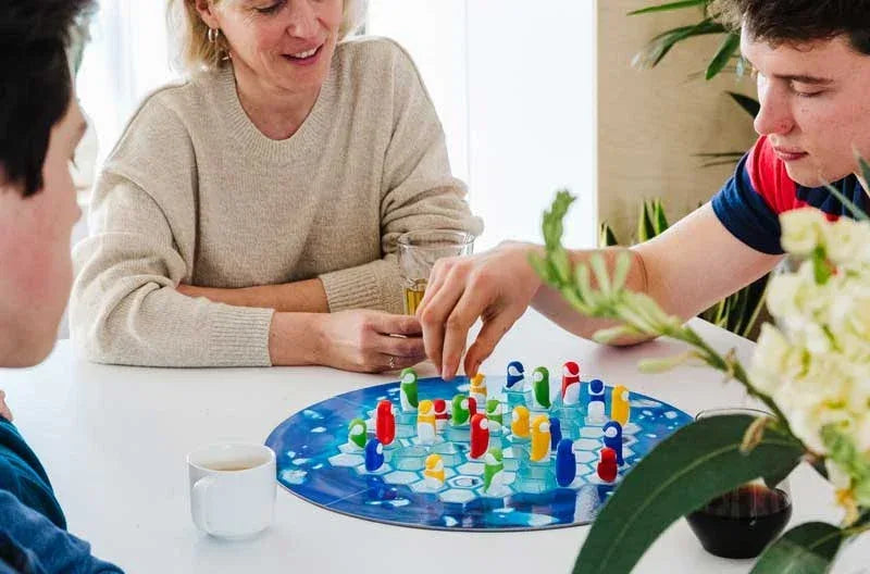 SMART GAMES - PENGUINS HUDDLE UP - Cloud Nine Stores